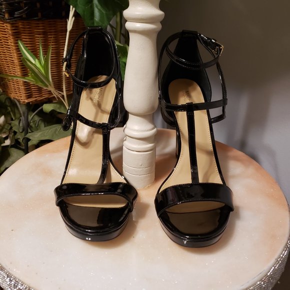 Michael Kors T-Strap Black Leather Open Toe Platform Sandals - Picture 7 of 10